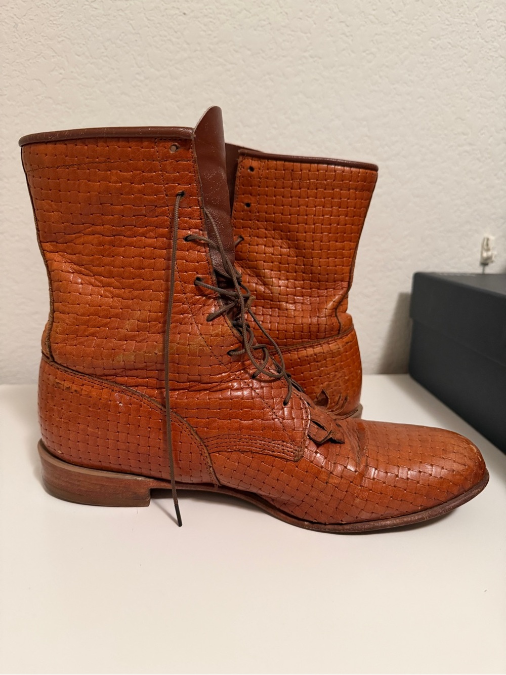 Vintage Justin Boots Tan/Brown Woven Leather Ankle Booties with Fringe Lace Up - Picture 4 of 6